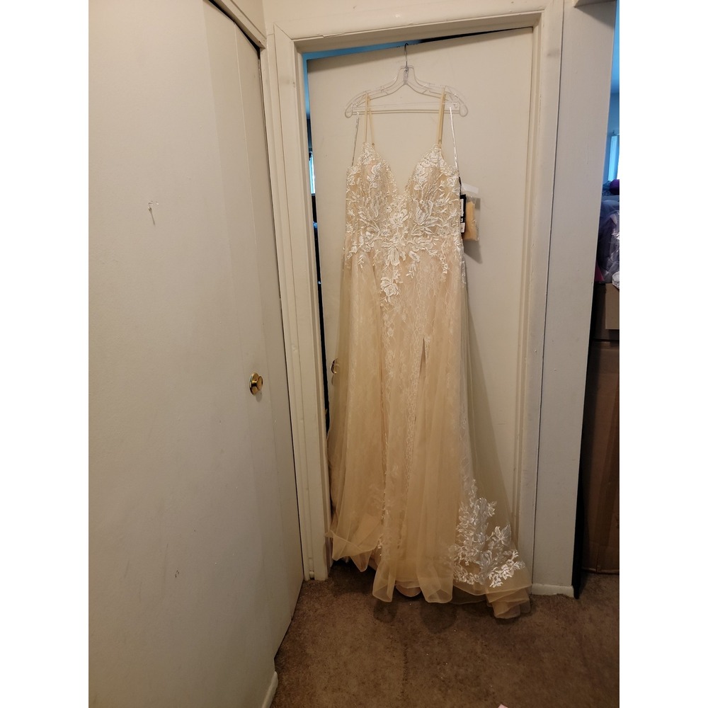 Juliet Collection Wedding Dress 249 4XL - Picture 7 of 12